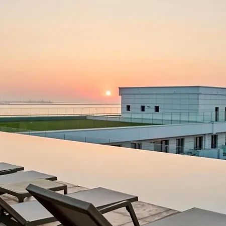 Heaven Infinity Aurora Pool &